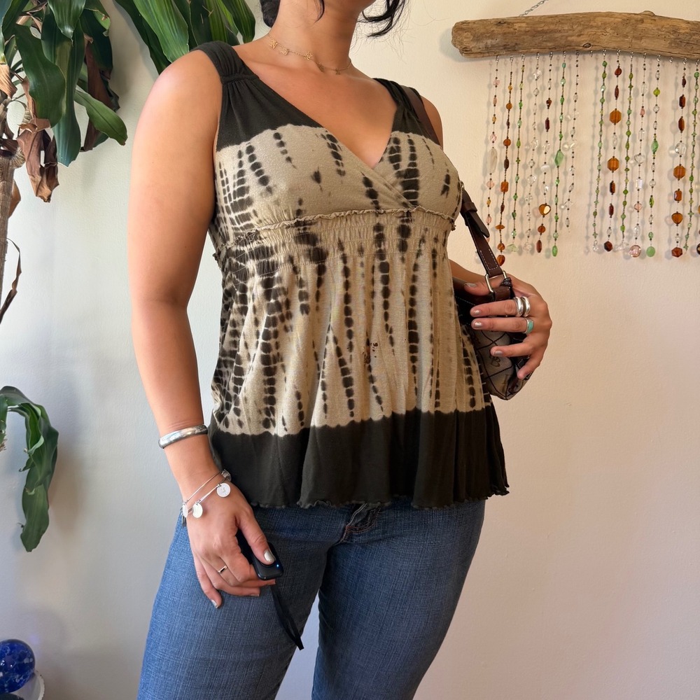 Mossimo Tie Dye Babydoll Top Brown Green Boho Smocked Empire Waist V-Neck Large